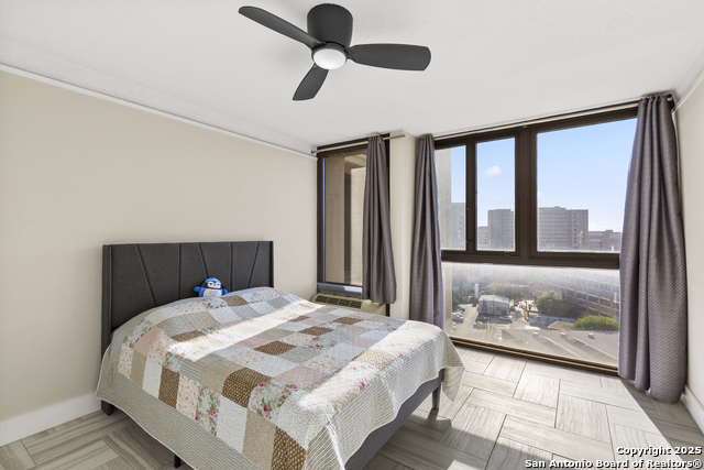 Image 18 of 41 For 7701 Wurzbach 1701