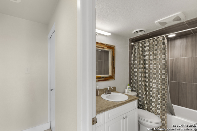 Image 20 of 41 For 7701 Wurzbach 1701