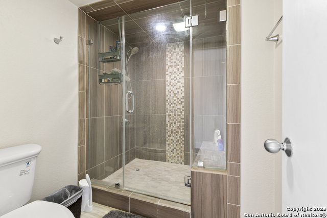 Image 22 of 41 For 7701 Wurzbach 1701