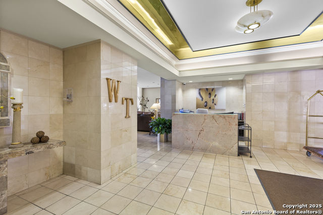 Image 32 of 41 For 7701 Wurzbach 1701