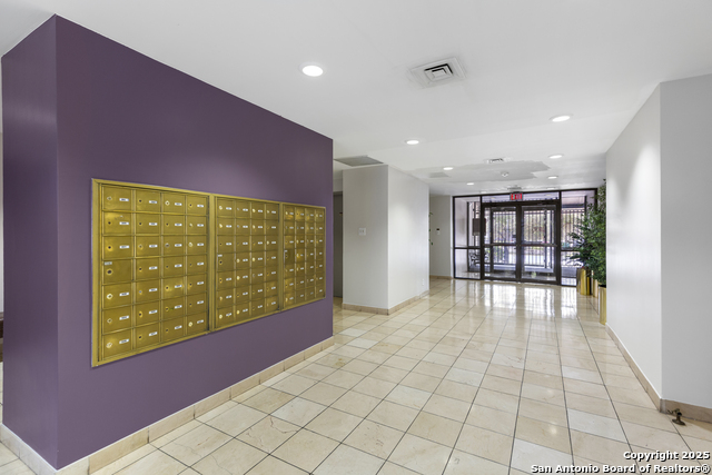 Image 35 of 41 For 7701 Wurzbach 1701