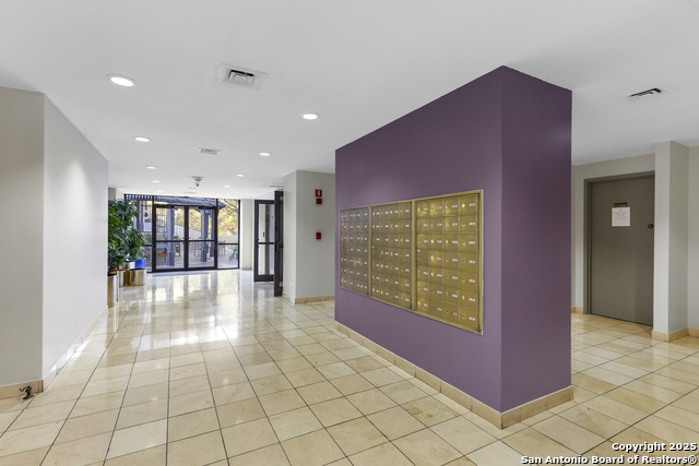 Image 36 of 41 For 7701 Wurzbach 1701