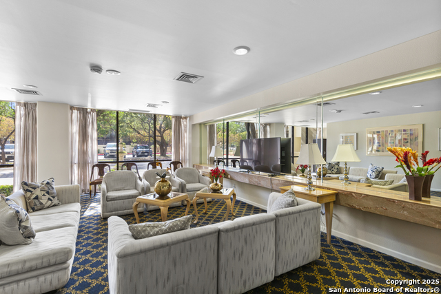 Image 40 of 41 For 7701 Wurzbach 1701