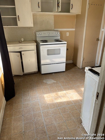 Image 7 of 13 For 1306 Tyler St N