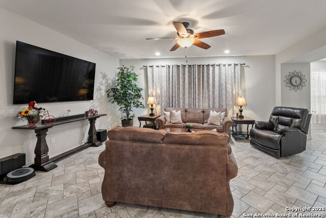 Image 14 of 56 For 7215 Avery  