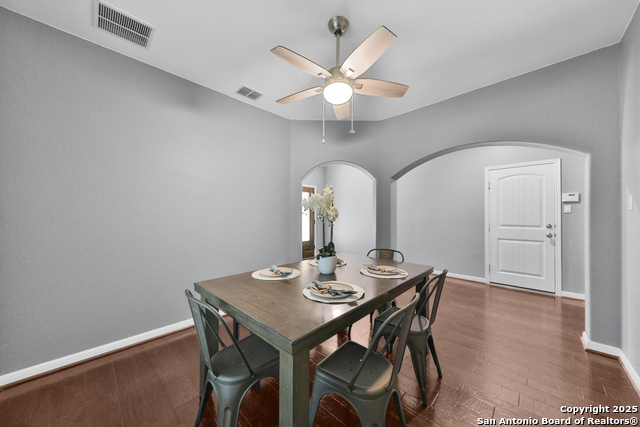 Listing photo id 8 for 10607 Carmona