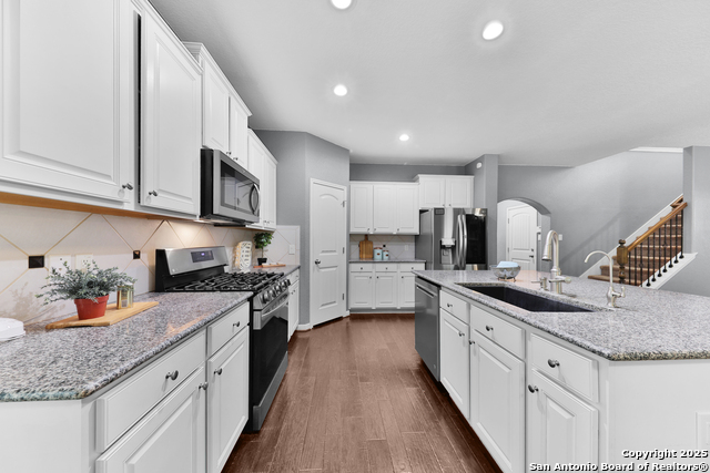 Listing photo id 16 for 10607 Carmona