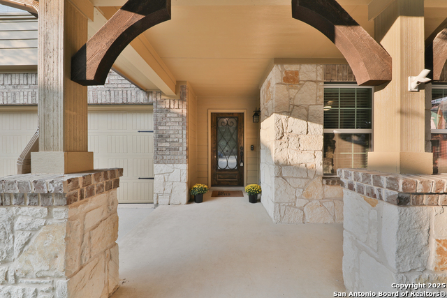 Listing photo id 2 for 10607 Carmona