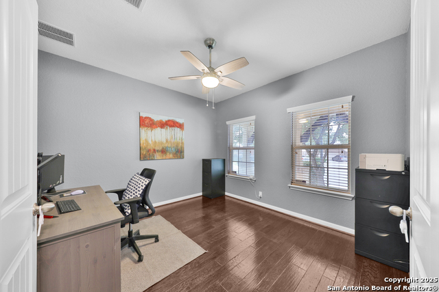 Listing photo id 5 for 10607 Carmona