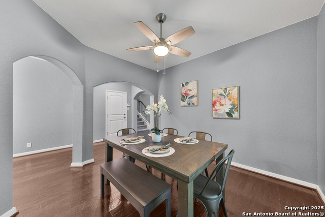 Listing photo id 7 for 10607 Carmona