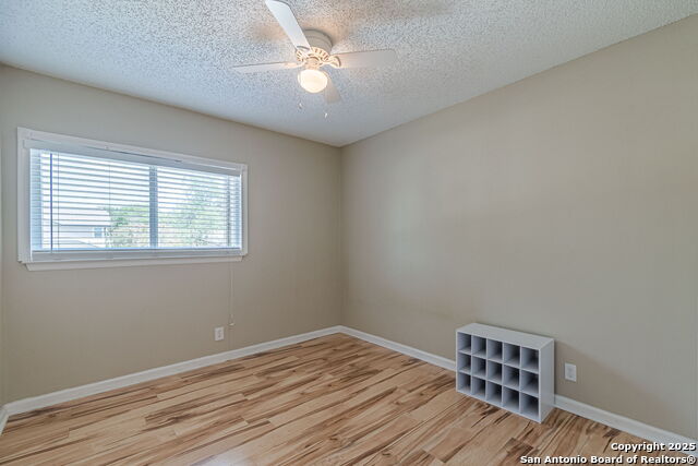 Image 18 of 41 For 6042 Merrimac