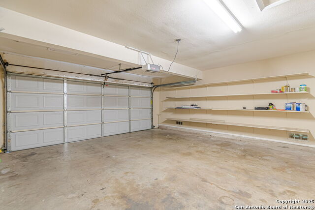 Image 39 of 41 For 6042 Merrimac