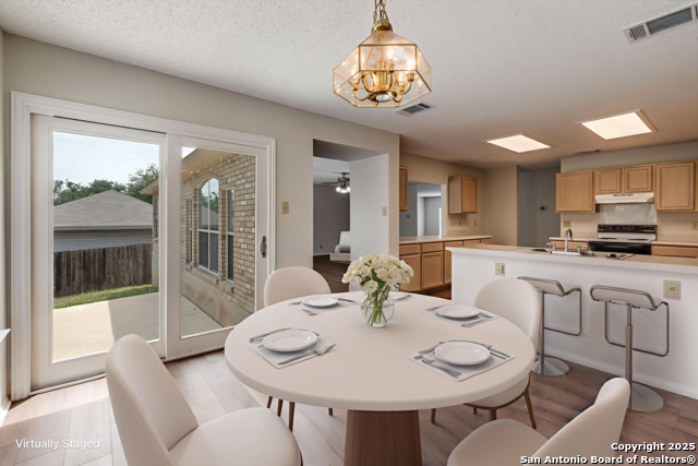 Listing photo id 10 for 2339 Pendant Pass