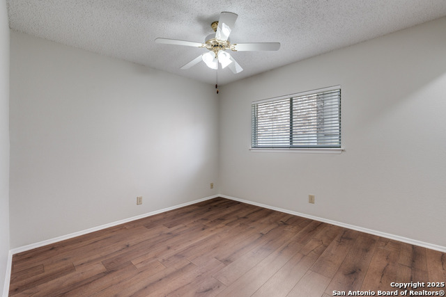 Listing photo id 16 for 2339 Pendant Pass