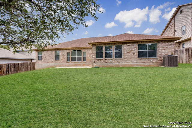 Listing photo id 23 for 2339 Pendant Pass