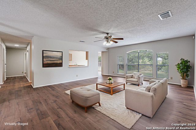 Listing photo id 5 for 2339 Pendant Pass