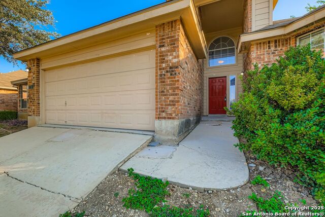 Listing photo id 0 for 7726 Toumey Oak