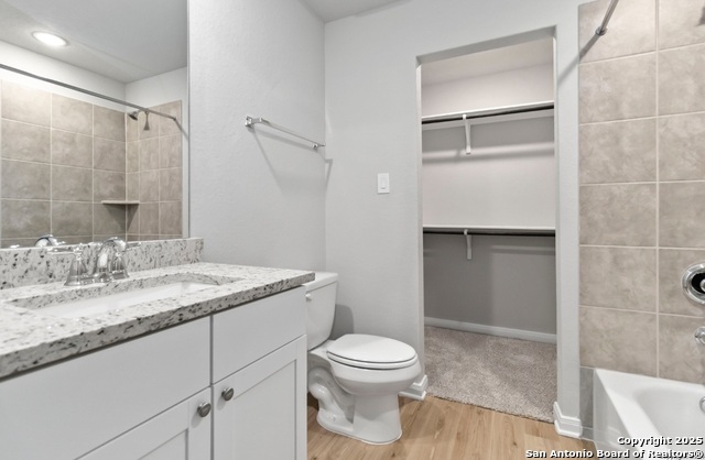 Image 18 of 20 For 8339 Runner  