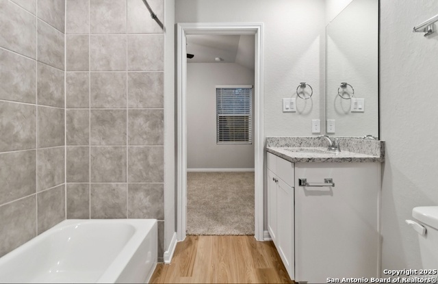 Image 19 of 20 For 8339 Runner  