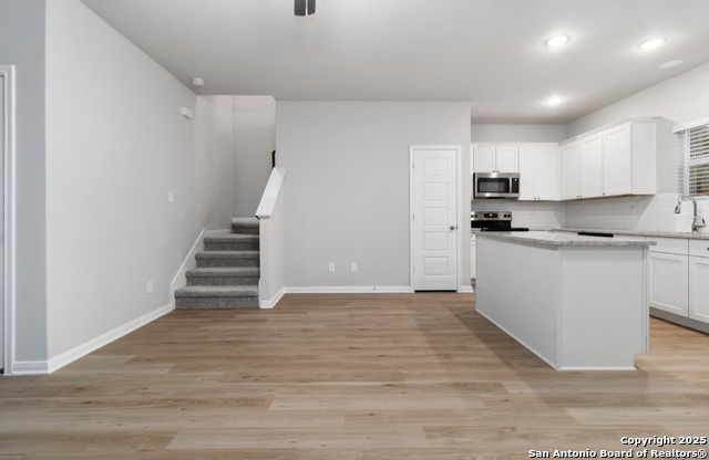 Image 5 of 20 For 8339 Runner  