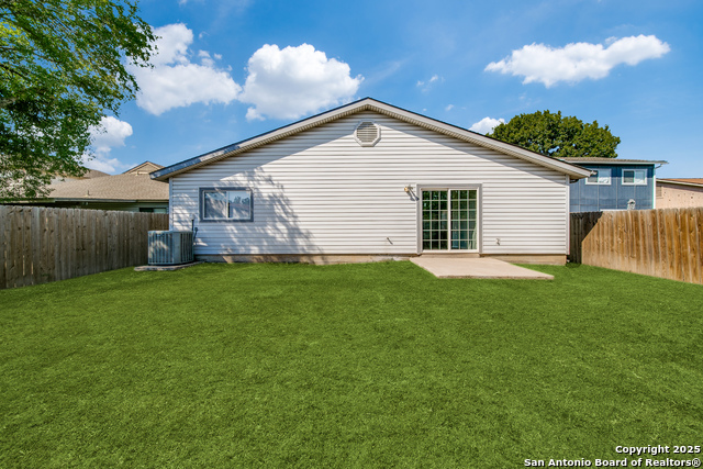 Listing photo id 10 for 8010 Chestnut Barr