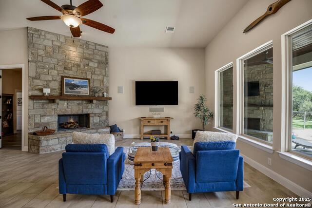 Listing photo id 7 for 126 Mountain Echo