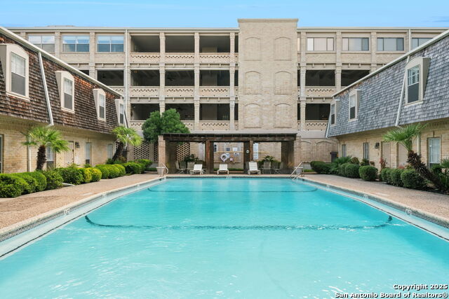 Image 18 of 21 For 7731 Broadway K142