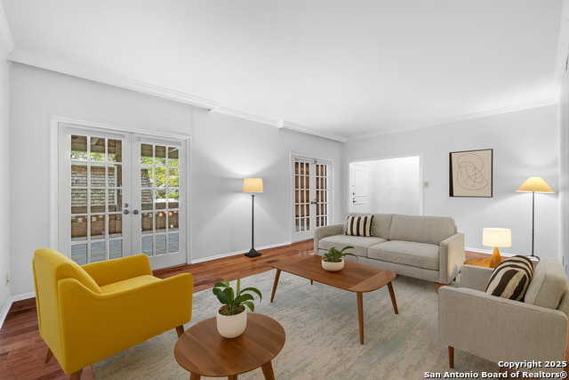 Image 2 of 21 For 7731 Broadway K142