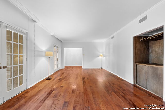 Image 4 of 21 For 7731 Broadway K142