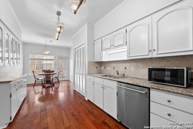 Image 8 of 21 For 7731 Broadway K142