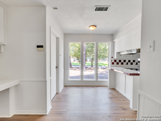 Listing photo id 12 for 25423 Old Carriage Ln