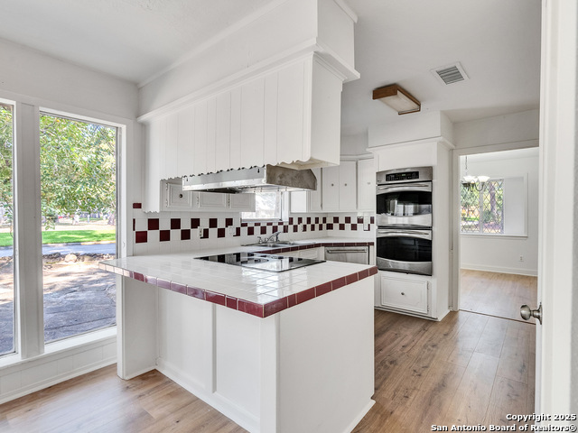 Listing photo id 14 for 25423 Old Carriage Ln