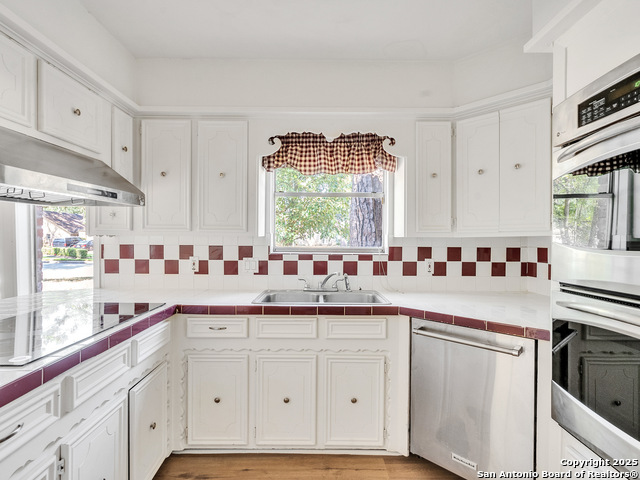 Listing photo id 15 for 25423 Old Carriage Ln