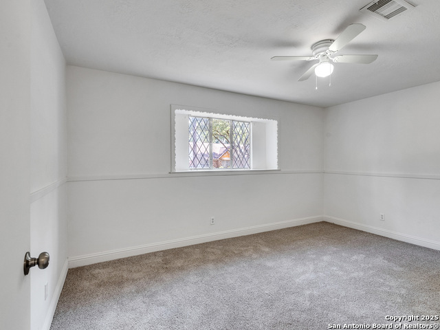 Listing photo id 18 for 25423 Old Carriage Ln