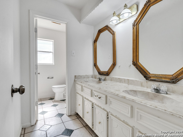 Listing photo id 20 for 25423 Old Carriage Ln