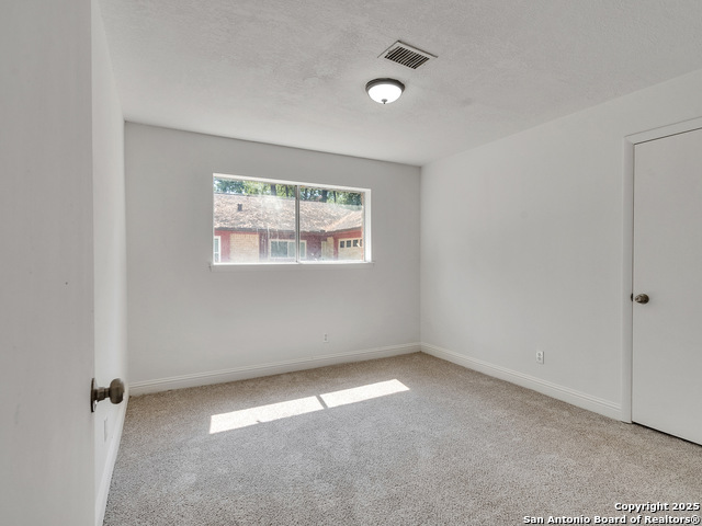 Listing photo id 22 for 25423 Old Carriage Ln