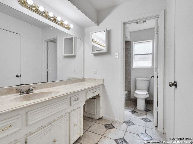 Listing photo id 25 for 25423 Old Carriage Ln