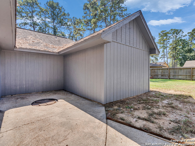 Listing photo id 27 for 25423 Old Carriage Ln