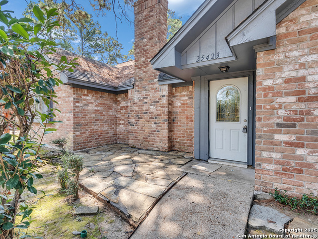 Listing photo id 2 for 25423 Old Carriage Ln