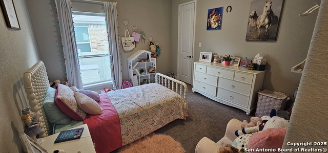 Listing photo id 8 for 633 Vale