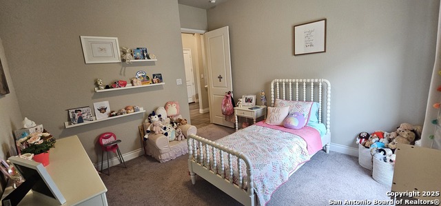Listing photo id 9 for 633 Vale