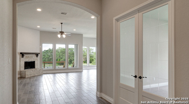 Listing photo id 14 for 633 Vale