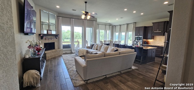 Listing photo id 19 for 633 Vale