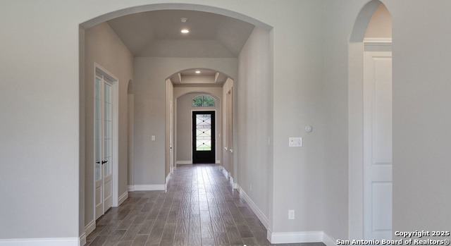 Listing photo id 20 for 633 Vale