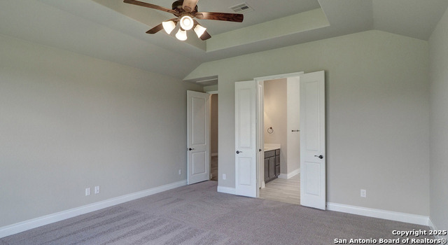 Listing photo id 21 for 633 Vale