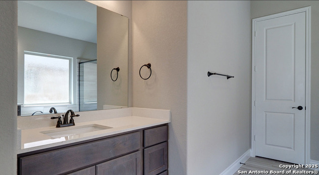 Listing photo id 22 for 633 Vale