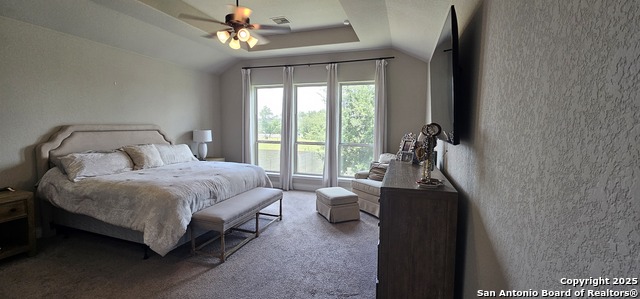 Listing photo id 25 for 633 Vale
