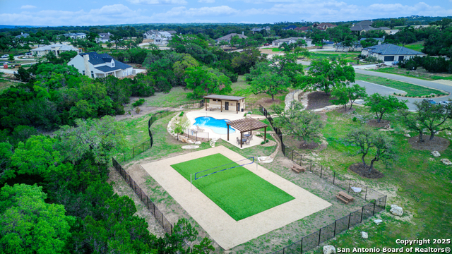 Listing photo id 33 for 633 Vale