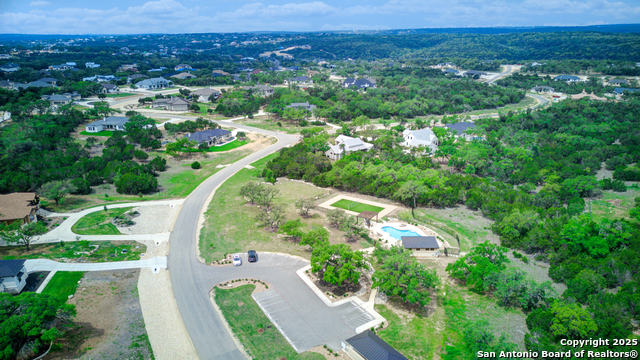 Listing photo id 34 for 633 Vale