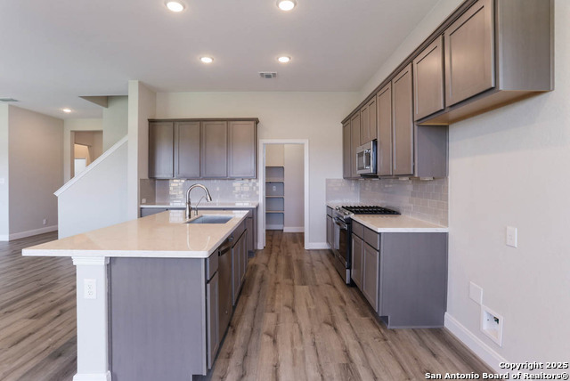 Listing photo id 8 for 330 Glenwood Ranch